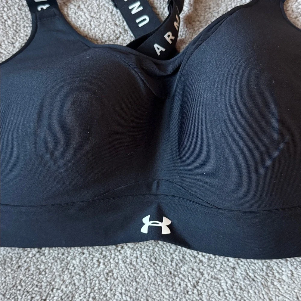 Under Armour Black Fitted Crossback Sports Bra Logo Strap Athletic SIZE M